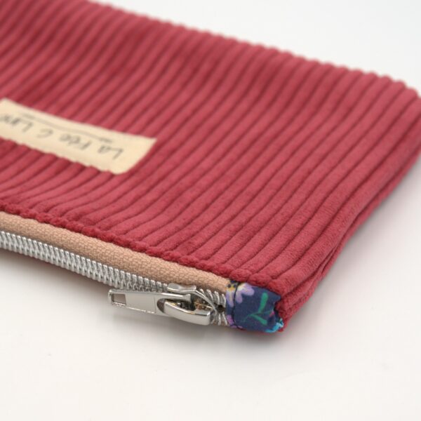 Trousse en velours framboise