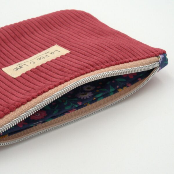 Trousse en velours framboise