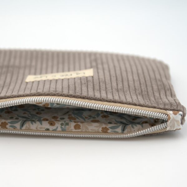 Trousse en velours taupe