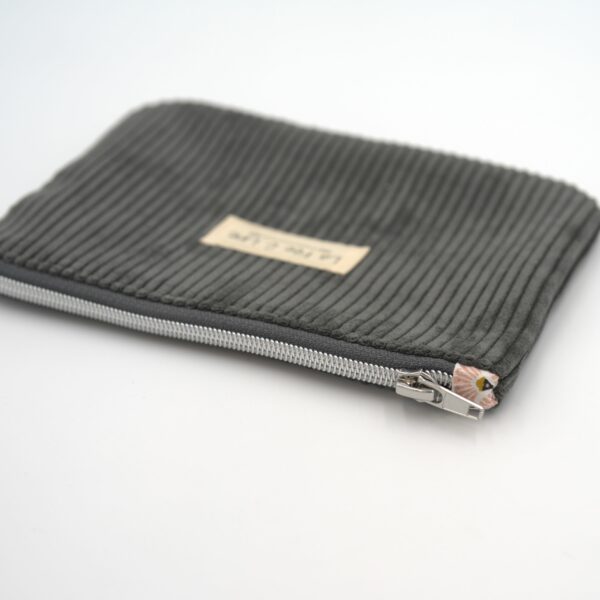 Trousse en velours anthracite